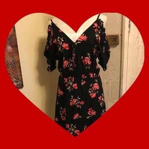 Beautiful black flower pattern dress 🌺🖤🌺